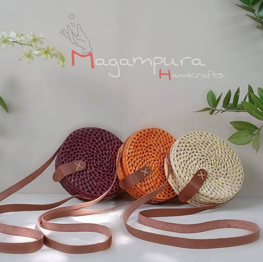 Round woven crossbody bags by Magampura Handicrafts, reference B1