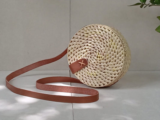 Round Crossbody — natural color close-up