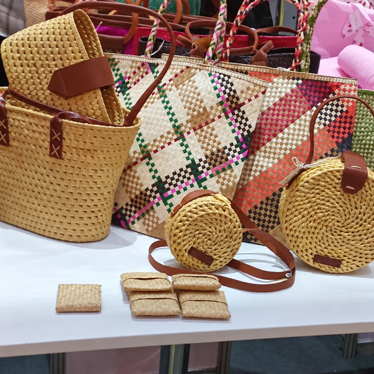 Check Pattern Woven Tote